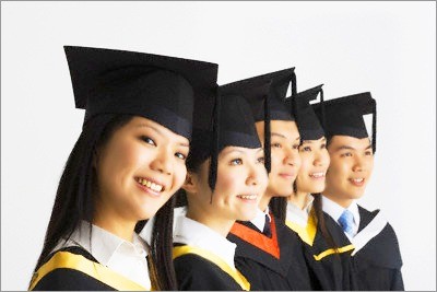 Chương trình học chỉ trong 12 tháng tại Học viện phát triển quản lý (MDIS) – Singapore và nhận bằng của Đại học Sunderland, Anh quốc.